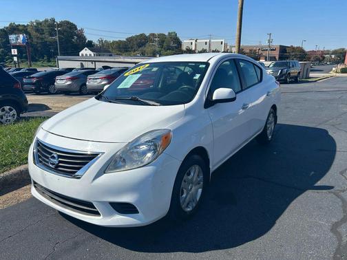 2012 Nissan Versa 1.6 S