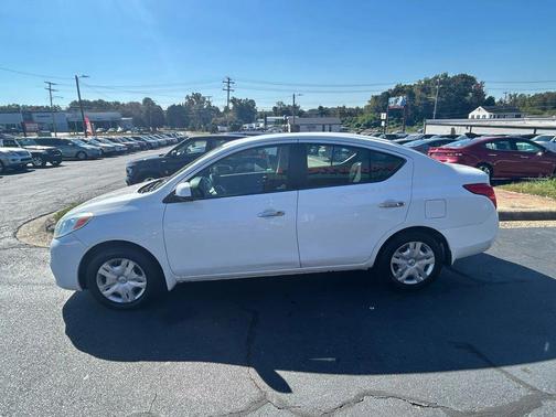 2012 Nissan Versa 1.6 S