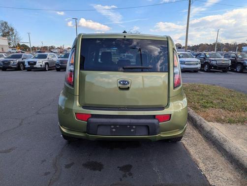 2011 Kia Soul +