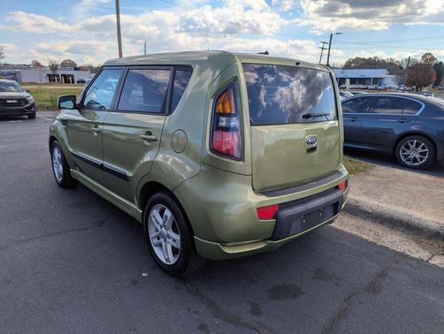 2011 Kia Soul +