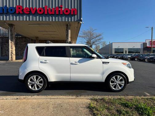 Clear White 2016 Kia Soul +