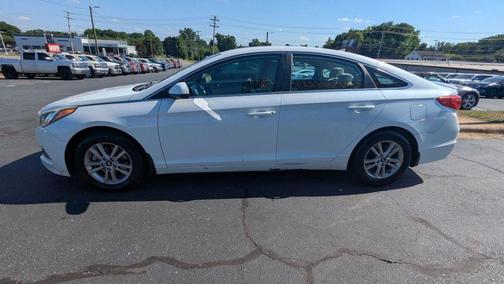 Quartz White Pearl 2017 Hyundai SONATA SE