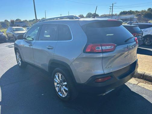 2016 Jeep Cherokee Sport