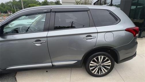 2020 Mitsubishi Outlander SE