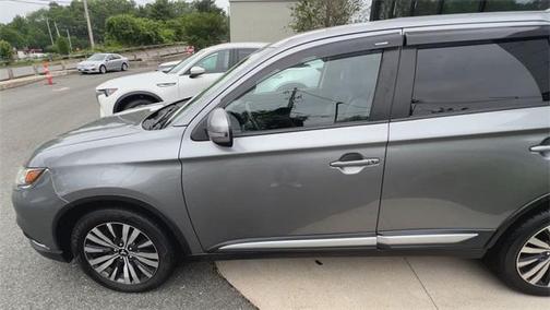 2020 Mitsubishi Outlander SE