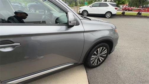 2020 Mitsubishi Outlander SE