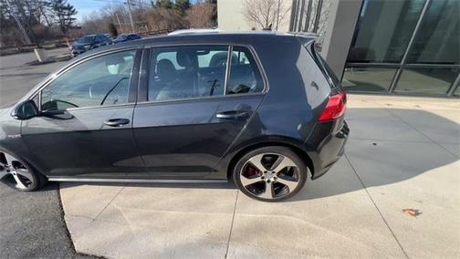 2017 Volkswagen Golf GTI SE 4-Door