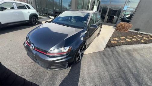 2017 Volkswagen Golf GTI SE 4-Door