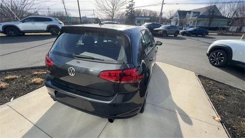 2017 Volkswagen Golf GTI SE 4-Door