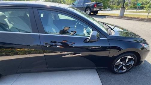 2022 Hyundai ELANTRA HEV Limited