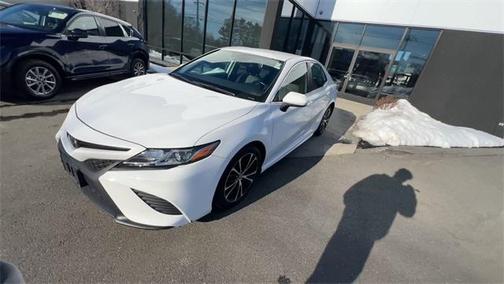 2020 Toyota Camry SE