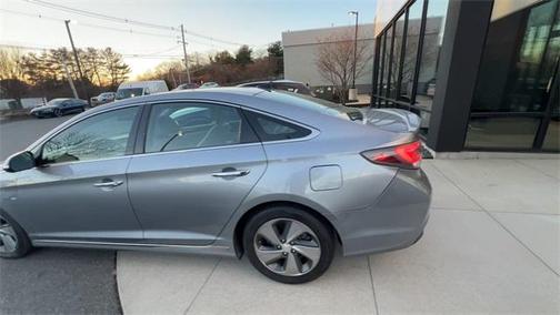 2017 Hyundai SONATA Hybrid Limited