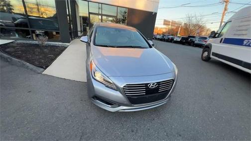 2017 Hyundai SONATA Hybrid Limited
