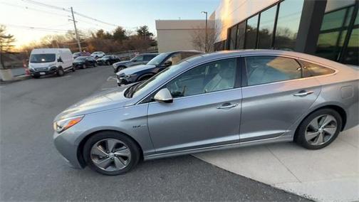 2017 Hyundai SONATA Hybrid Limited
