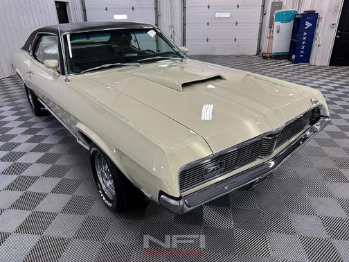 1969 Mercury Cougar XR7