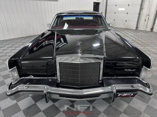 1977 Lincoln Continental Town Car