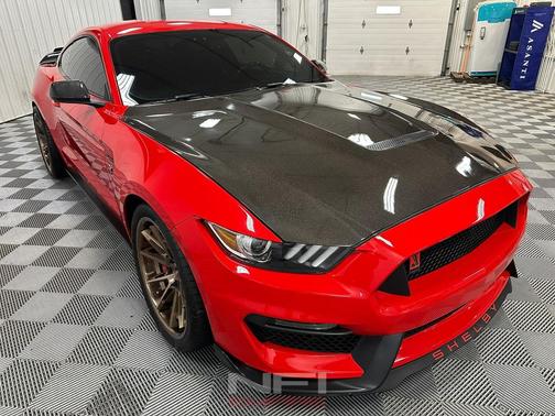 2016 Ford Shelby GT350 Base