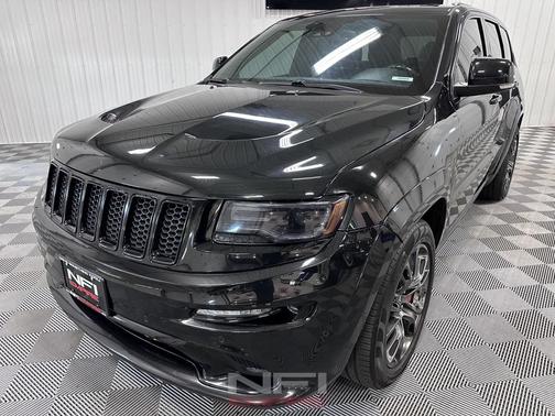 Brilliant Black Crystal Pearl 2016 Jeep Grand Cherokee SRT