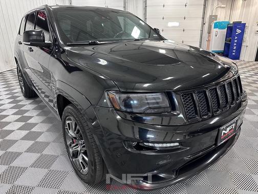 Brilliant Black Crystal Pearl 2016 Jeep Grand Cherokee SRT