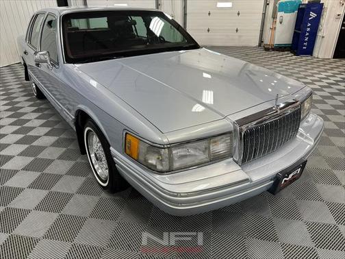 1994 Lincoln Town Car Signature