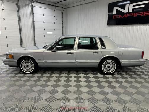 1994 Lincoln Town Car Signature