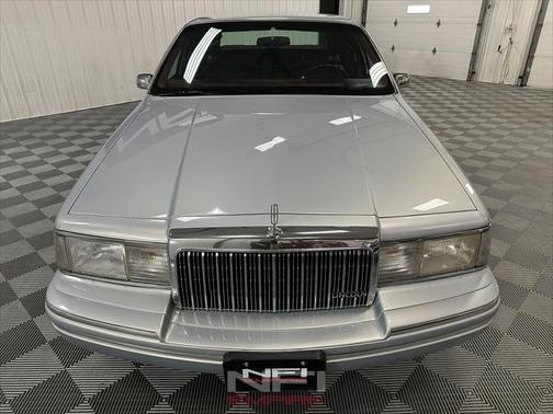 1994 Lincoln Town Car Signature