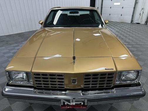 1979 Oldsmobile Cutlass Calais Hurst/Olds W-30 Special Edition