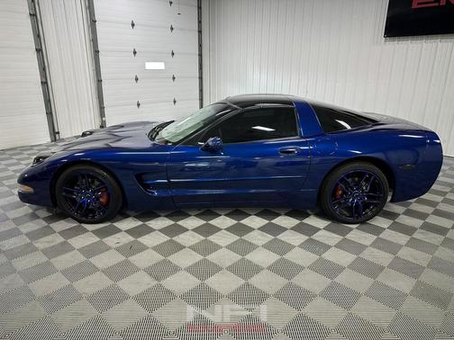 2004 Chevrolet Corvette Base