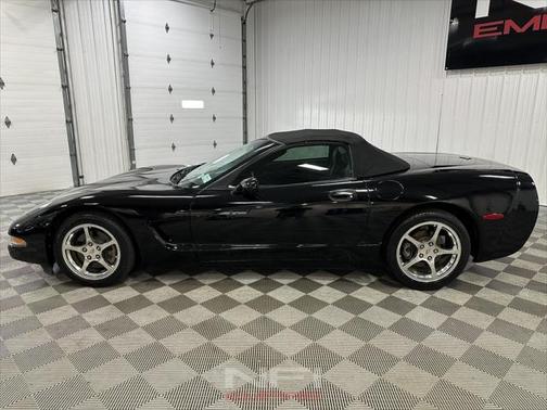 2004 Chevrolet Corvette Base