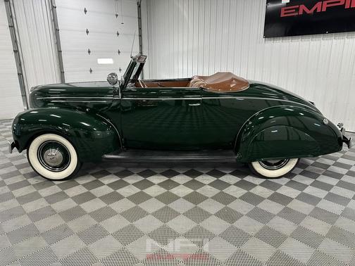 1939 Ford Deluxe Base