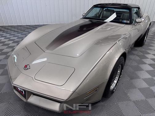 Gold 1982 Chevrolet Corvette Coupe