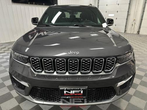 2023 Jeep Grand Cherokee Summit