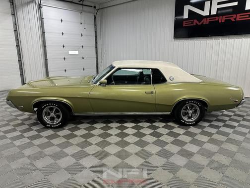 1969 Mercury Cougar XR7