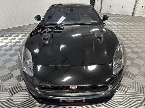 2018 Jaguar F-TYPE R