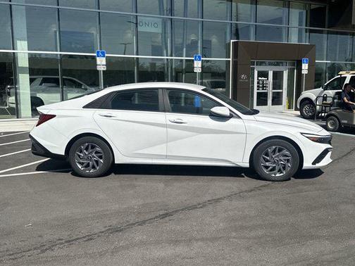 2025 Hyundai ELANTRA HEV Blue