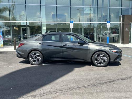 2025 Hyundai ELANTRA SEL