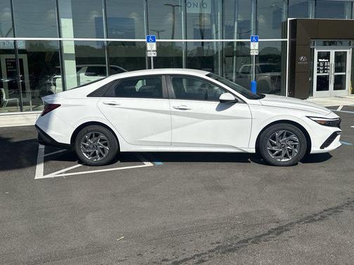2025 Hyundai ELANTRA HEV Blue