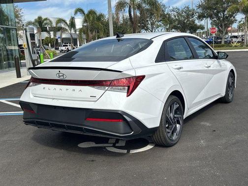 2025 Hyundai ELANTRA Sport