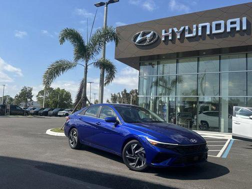 2025 Hyundai ELANTRA Limited