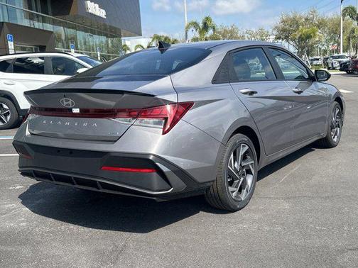 2025 Hyundai ELANTRA Sport