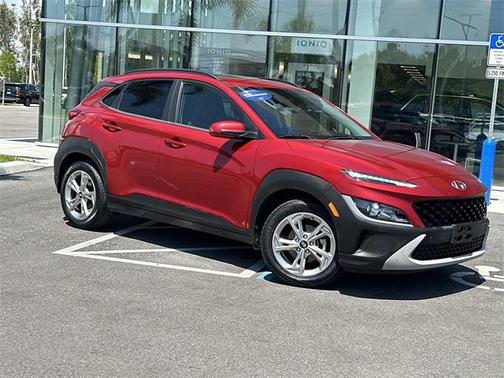 2022 Hyundai KONA SEL