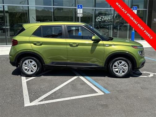 2023 Hyundai VENUE SE