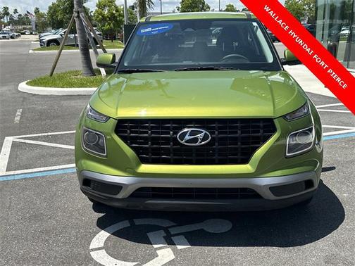 2023 Hyundai VENUE SE