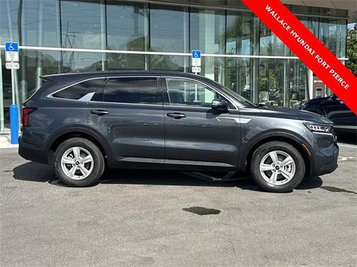 2022 Kia Sorento LX