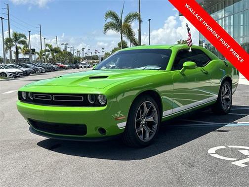 2017 Dodge Challenger SXT
