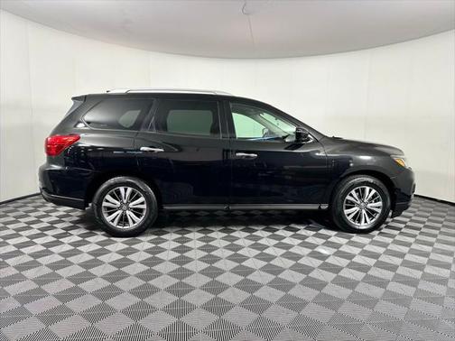 2020 Nissan Pathfinder SL 2WD