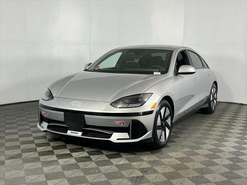 2024 Hyundai IONIQ 6 SE Standard Range