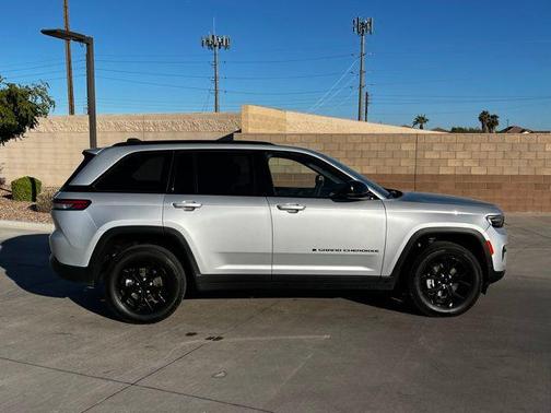 2024 Jeep Grand Cherokee Altitude