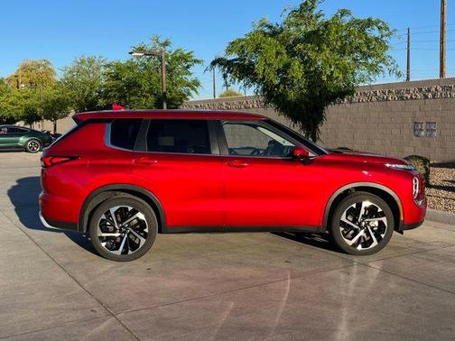 Red Diamond 2024 Mitsubishi Outlander SE 2.5 2WD