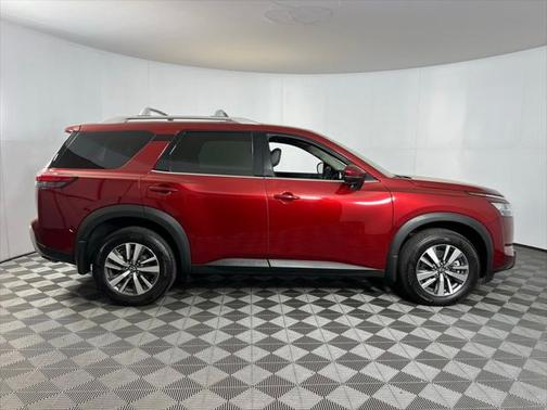 2024 Nissan Pathfinder SL FWD
